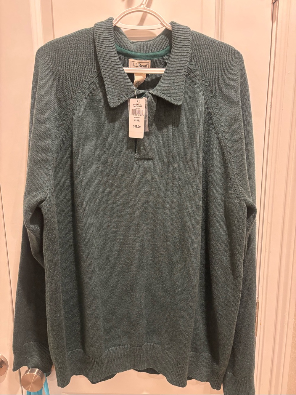 L.L. Bean Men’s Green V‑Neck Knit Pullover